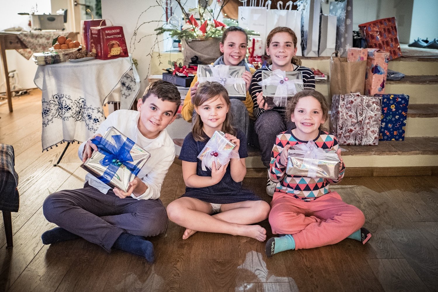  Kids pressie time! 