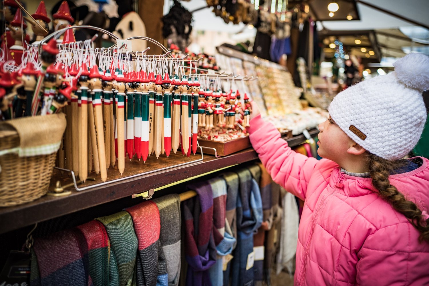  Wanting to buy everything in sight at the first Xmas market in Verona. 