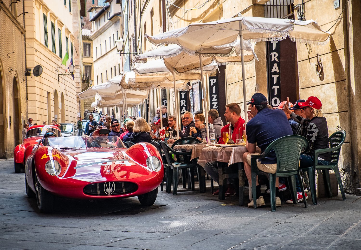  By this time, the street leading into the piazza was getting pretty choked. 