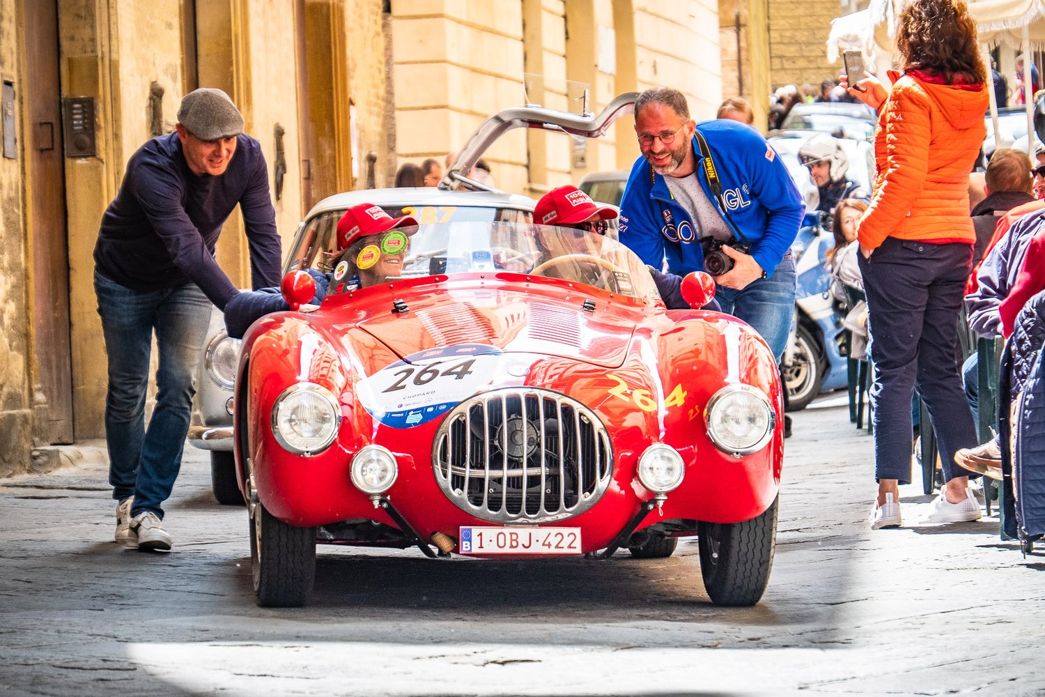  Eventually the cars got moving again, letting the glut of Porsche 356s through.  