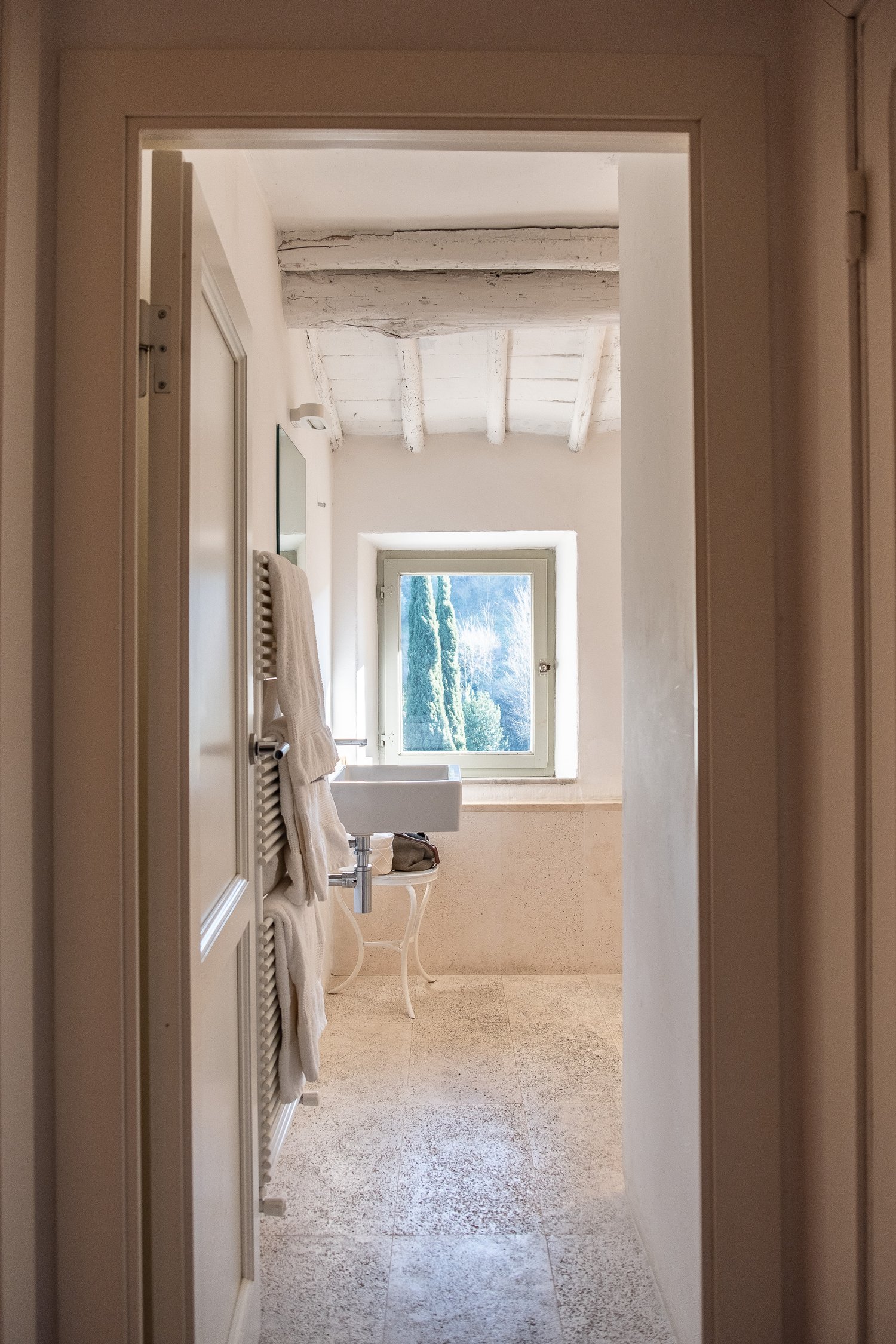  Ben’s bathroom 