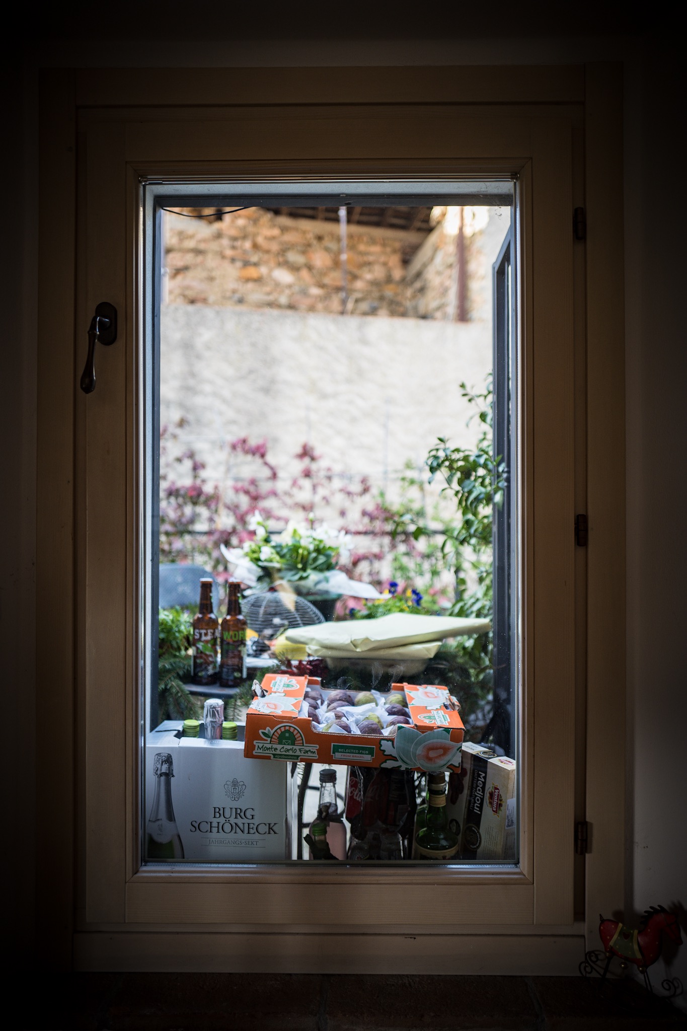  It’s so cold, we did not need a fridge. All the cold drinks, dessert and more were kept on the window sill. 