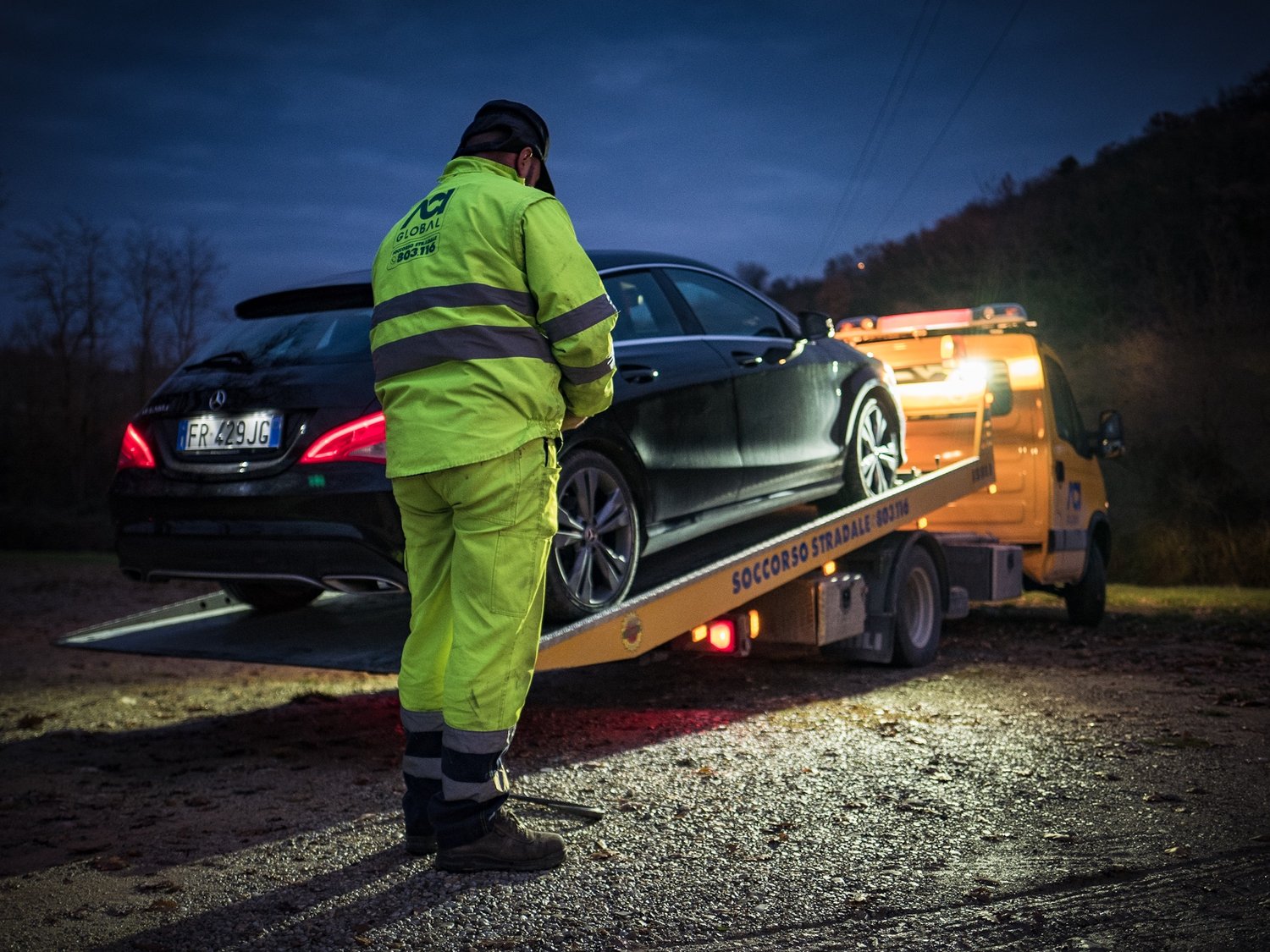 After about an hour I managed to get through to a human at Avis customer service and booked a tow truck. It was getting dark and cold (about 2 degrees) and we were in the middle of nowhere so Mandi and the girls got a taxi to the school event (good …