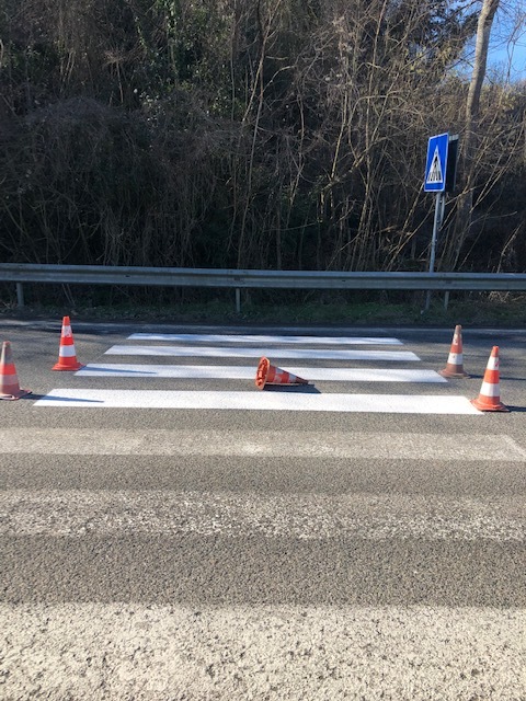  Oh good, they just re-painted the pedestrian crossing so its fresh, even through it crosses to NO WHERE!  
